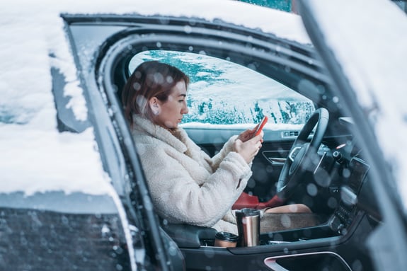 woman-in-car-winter